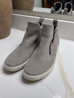 ECCO Soft 7 Zip Bootie Warm Grey Nubuck Leather Ankle Sneakers